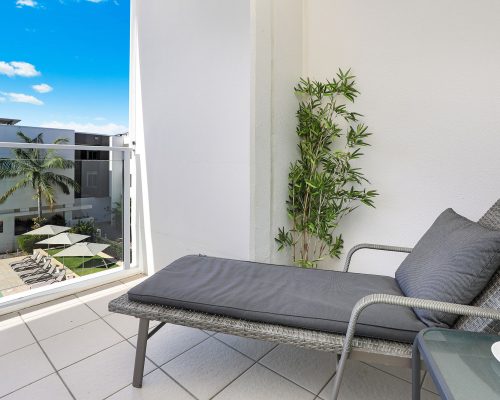 1-and-2-SeaView-Apartments-unit-3305-(4)