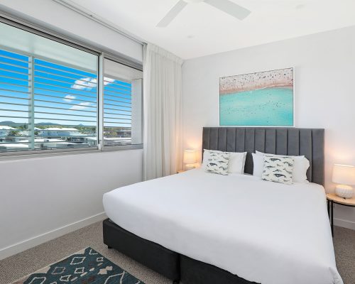 1-and-2-SeaView-Apartments-unit-3305-(5)