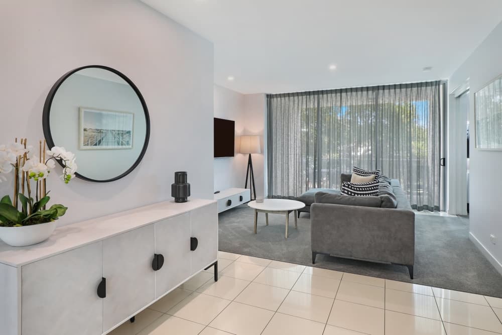 coolum-beach-1-or-2-bedroom-pool-view-apt-u-4208-2