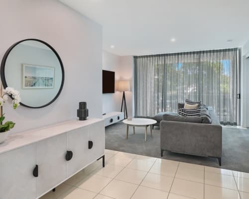 coolum-beach-1-or-2-bedroom-pool-view-apt-u-4208-2