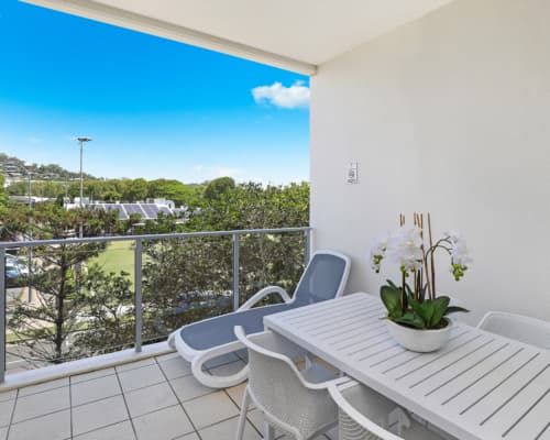 coolum-beach-1-or-2-bedroom-pool-view-room-4314 (8)