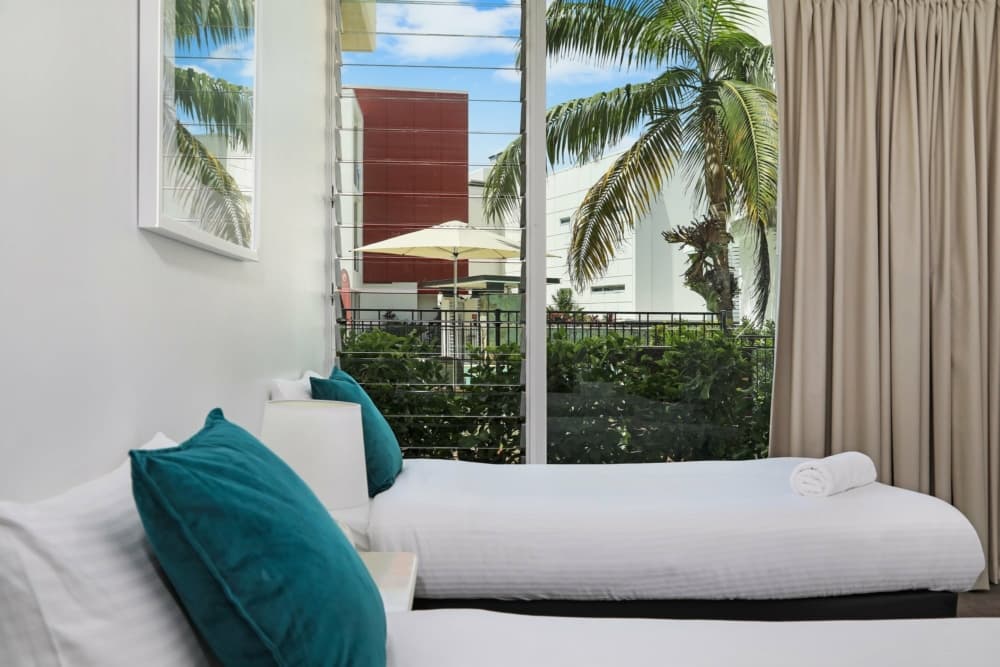 unit-4104-poolside-ground-3-bed-4